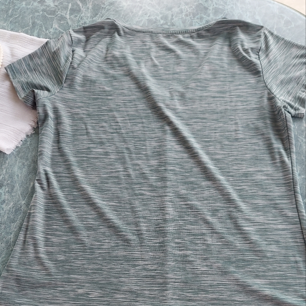 Top - Picture 2 of 3